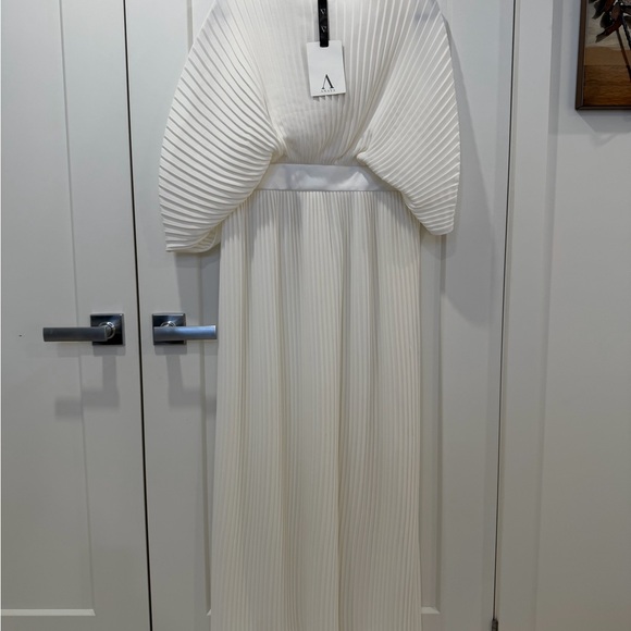 NWT ANAYA Off-White Pleated Gown - Picture 2 of 5